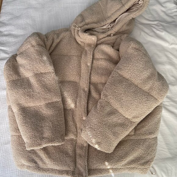 Good American Faux Shearling Cocoon Puffer Jacket - Picture 5 of 6